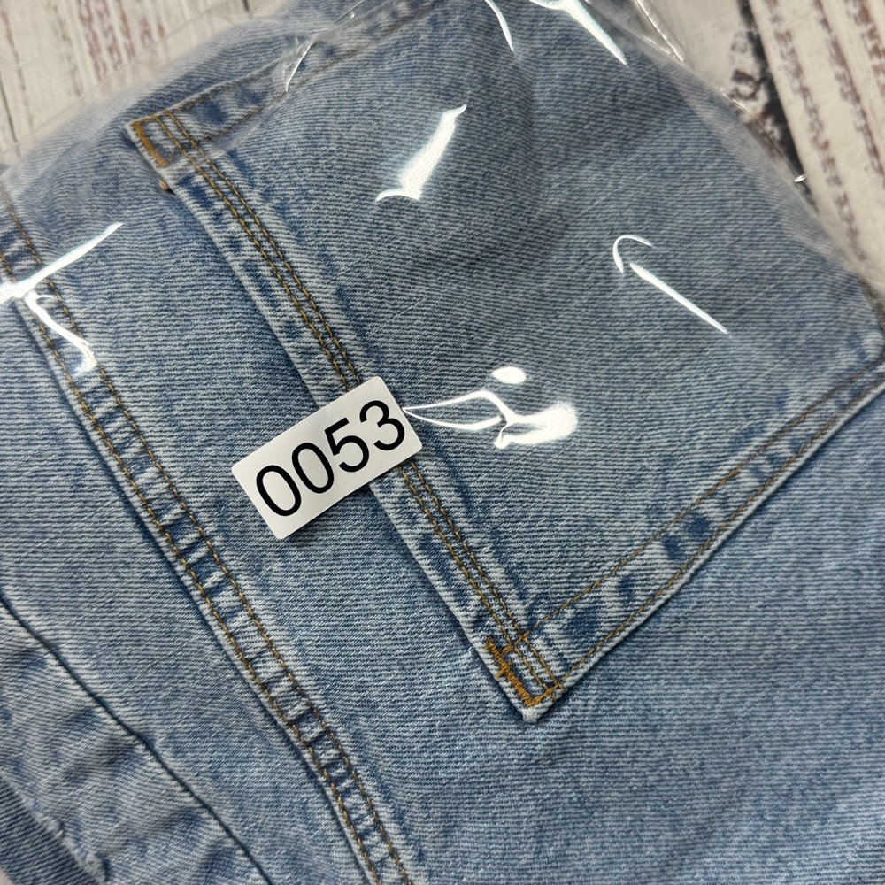 NWT GOOD AMERICAN JEANS WOMEN'S PLUS SIZE 20 FRAYED  HEM STRAIGHT LEG DENIM - Picture 16 of 16